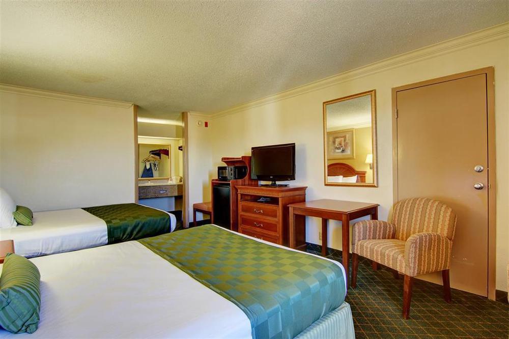 Ramada By Wyndham Macon Hotel Quarto foto
