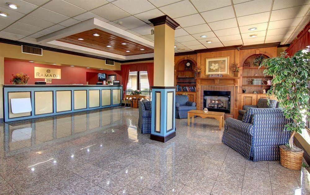 Ramada By Wyndham Macon Hotel Exterior foto